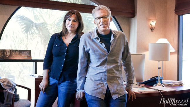 Kerri Ehrin et Carlton Cuse - © The Hollywood Reporter