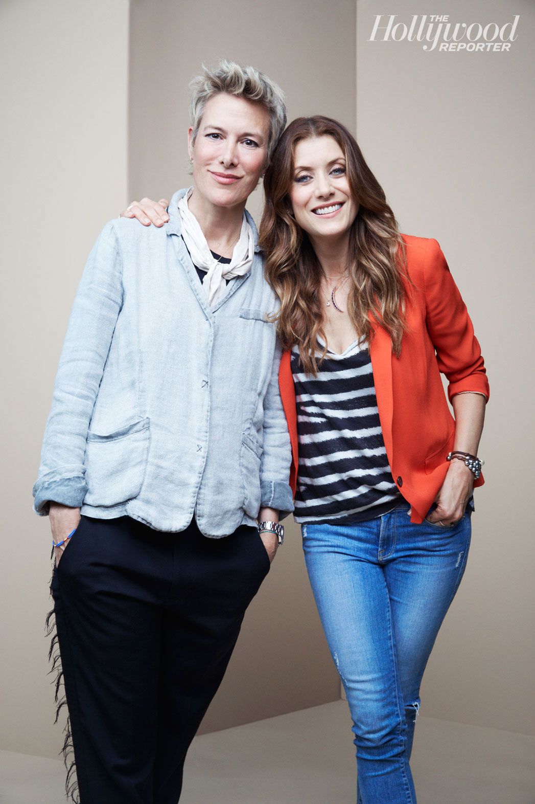 Kate Walsh fait son grand retour dans "Bad Judge" (ici en compagnie de la créatrice de la série) - © THR